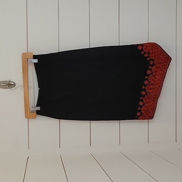 FRENCH connection size 2 black with red embroidery assymetrical midi skirt - Picture 1 of 4